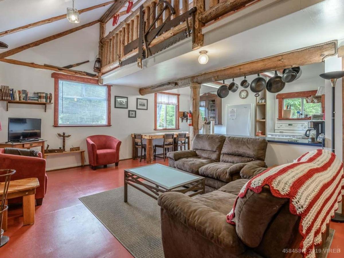 Woods End Landing Hotel Bamfield ภายนอก รูปภาพ