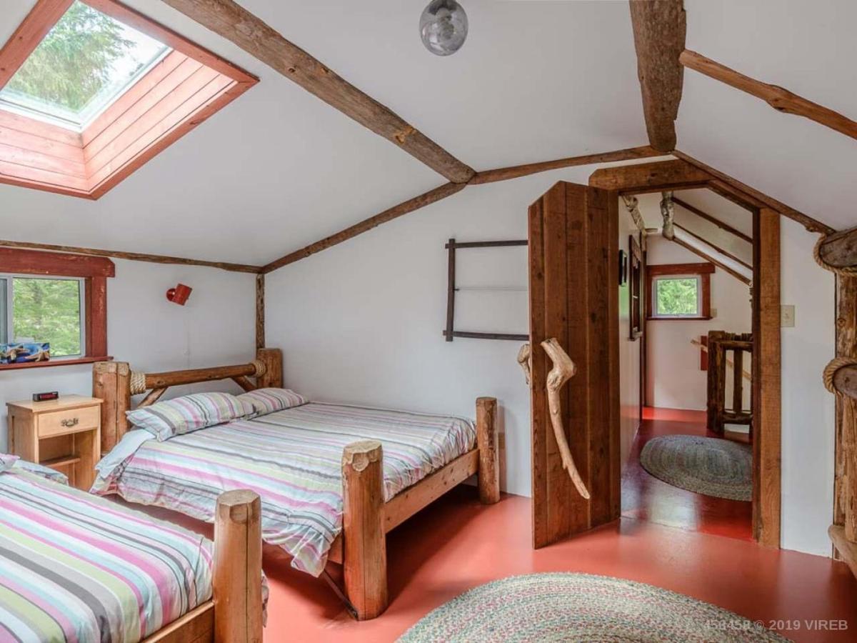 Woods End Landing Hotel Bamfield ภายนอก รูปภาพ